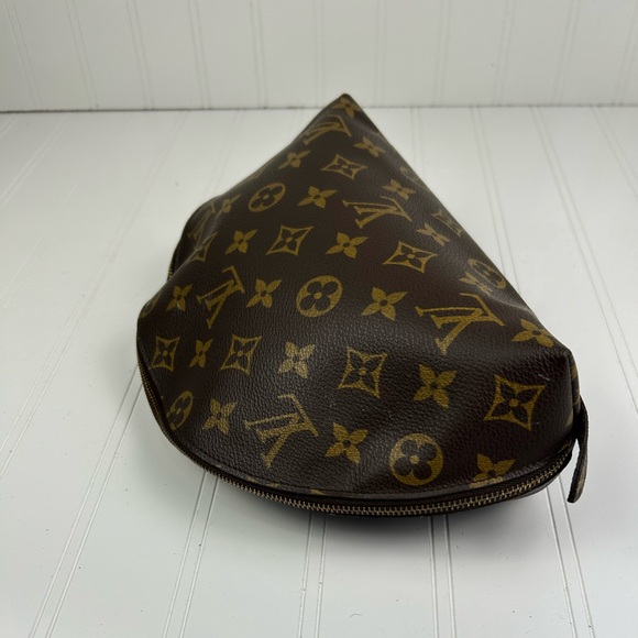 Louis Vuitton Monogram Trousse Demi Ronde Cosmetic Pouch - Picture 5 of 13